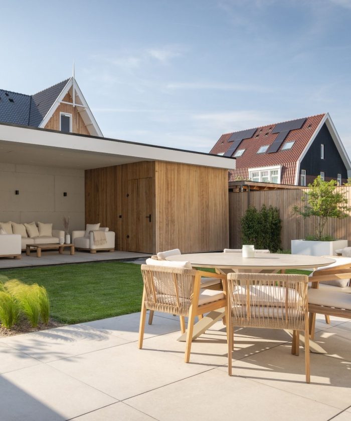 Onderhoudsvriendelijke nieuwbouwtuin met overkapping